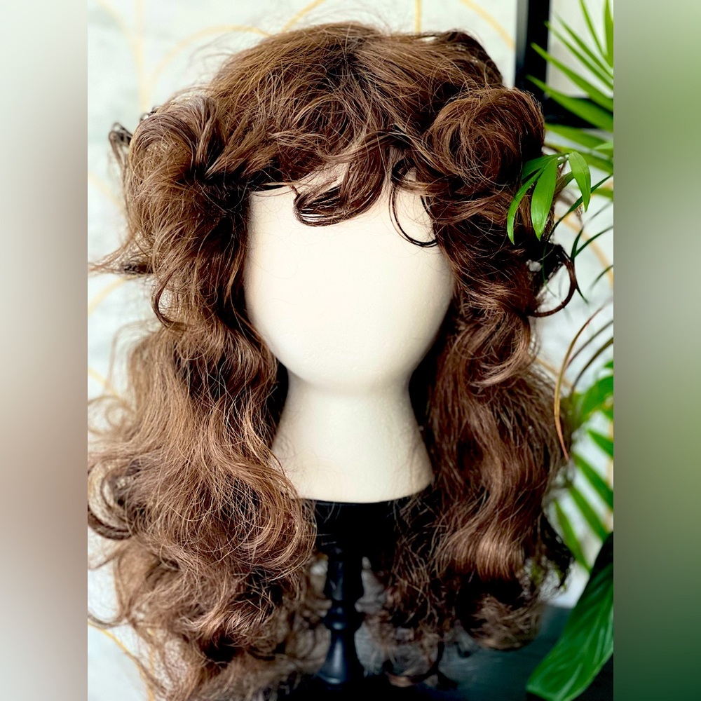 Quality Wig for alter ego, Halloween, or just a plain ol good time!
